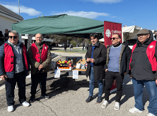 Pesaro - Ambulanti e Caritas raccolgono 500 kg di alimenti per le famiglie in difficoltà